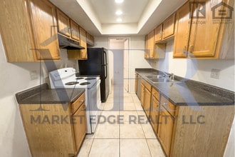 Building Photo - 2609 W Ocotillo Rd