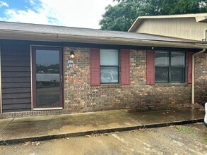 Building Photo - 422 McCullars Ln
