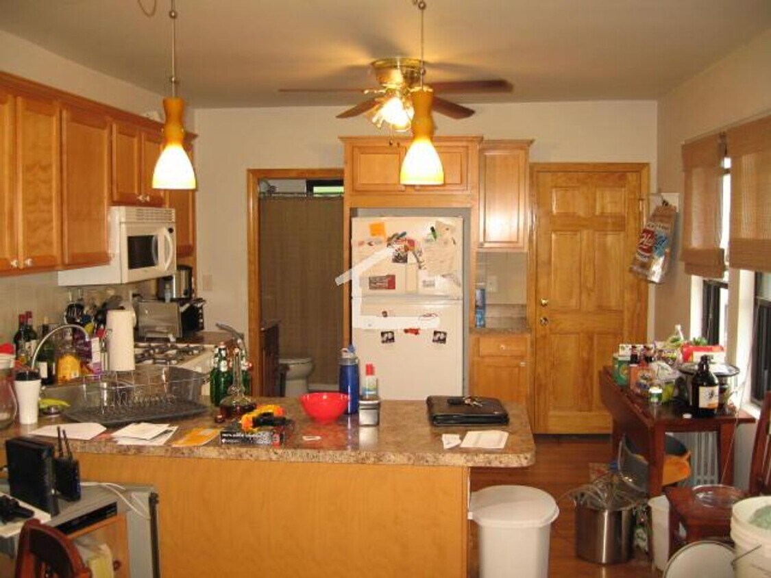 Primary Photo - 2 Full Bathrooms, Laundry, Parking, Recent...