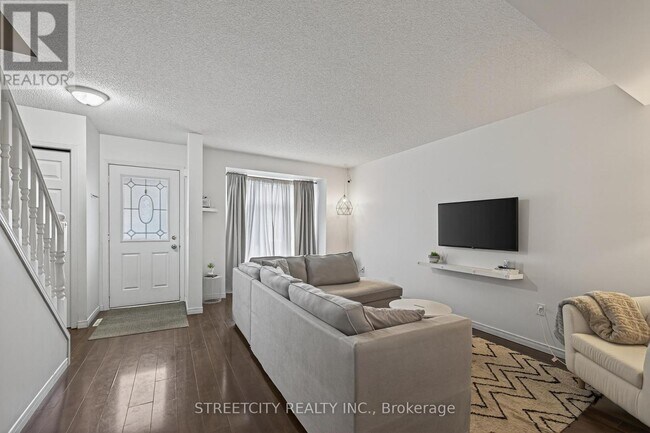 Building Photo - 1320 Savannah Dr