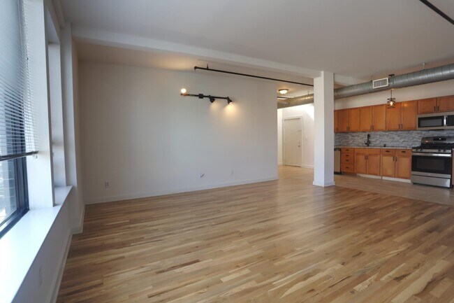 Building Photo - 505 4th St