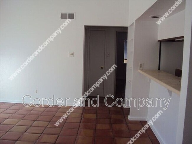 Foto del edificio - 5800 Cambria Rd NW