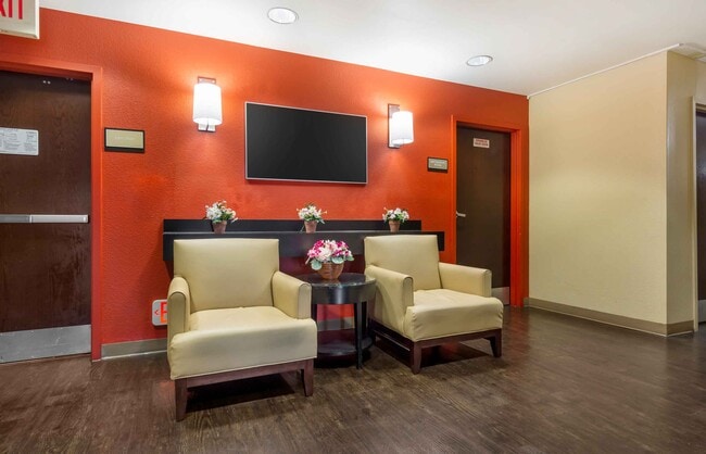 Building Photo - Furnished Studio-Tacoma - South