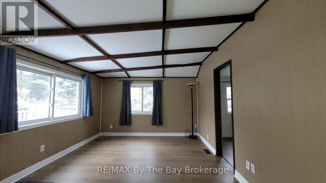 Photo du bâtiment - 35 47th St N