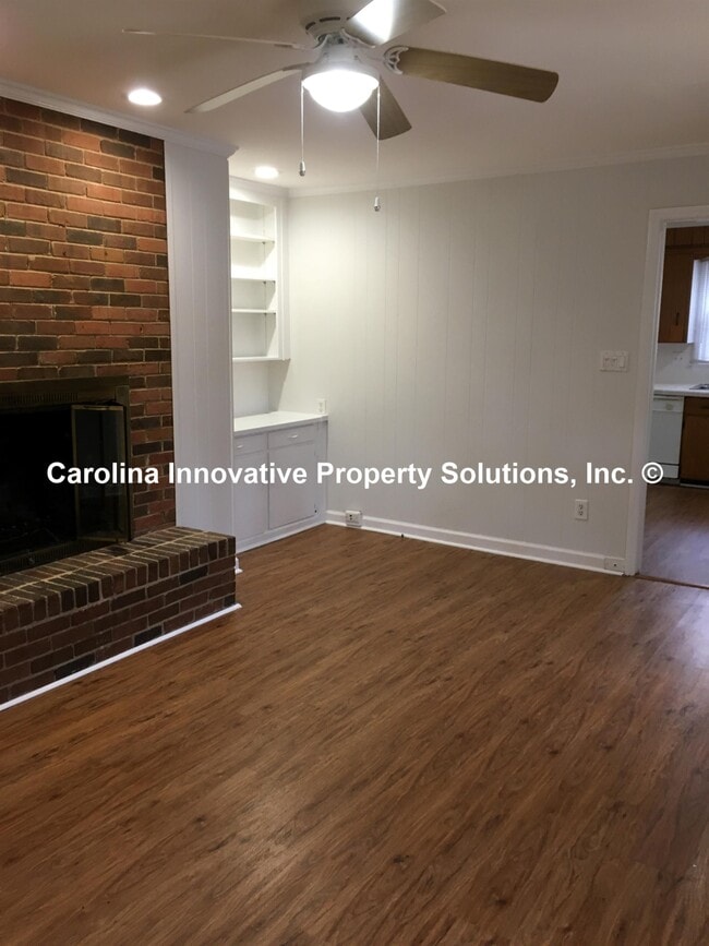 Foto del edificio - 7622 Helmdale Ave