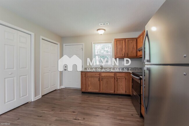Foto del edificio - 3 br, 2 bath House - 820 Clarence Jordan Ct