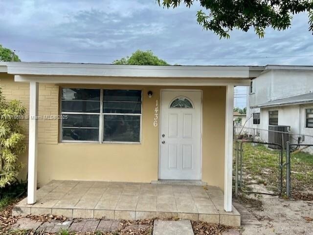 Foto del edificio - 1436 NW 24th Ter