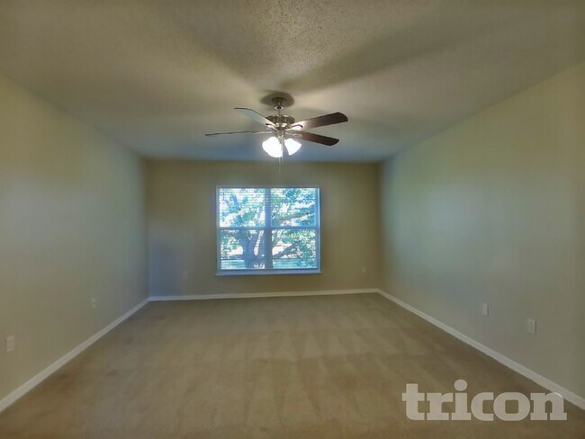 Foto del edificio - 426 Elgin Blvd