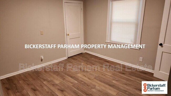 Foto del edificio - 3923 Trask Dr