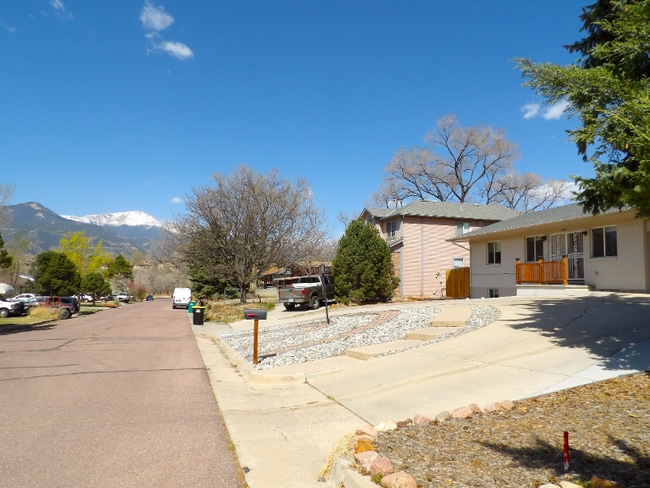 Building Photo - 1806 Koshare St