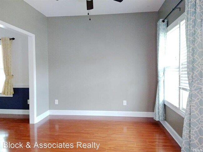 Building Photo - 4 br, 2.5 bath House - 1515 Gray Hill Court