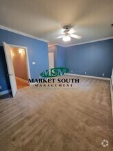 Building Photo - 518 W 37th St