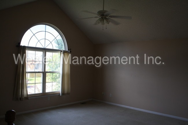 Building Photo - 530 Hithergreen Dr