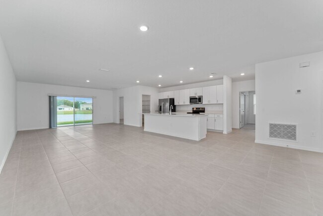 Foto del edificio - Almost New 4/3.5 Home with Waterview and 2...