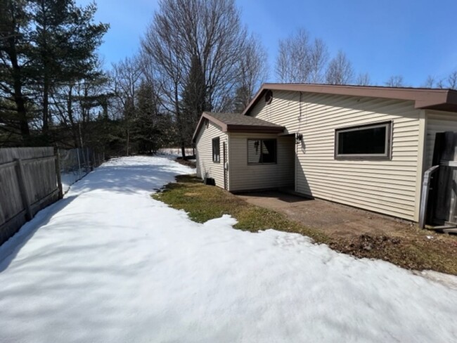 Foto del edificio - Duluth, MN - 3 bed - 2 bath - 2 car garage...