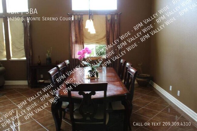 Foto del edificio - Gorgeous Home now available!!