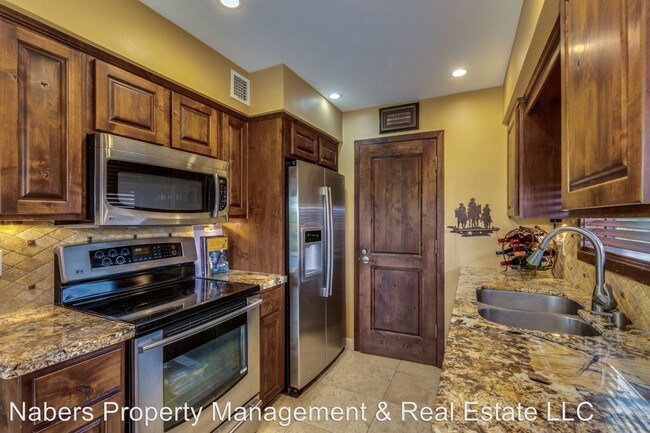 Building Photo - 16657 E Gunsight Dr