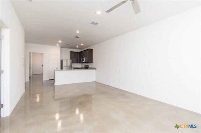 Building Photo - 3907 American Elm Dr