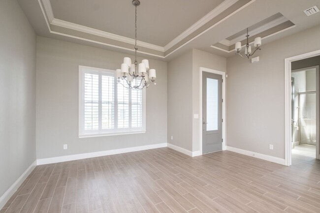 Building Photo - 4/3 Home located in Oakmont