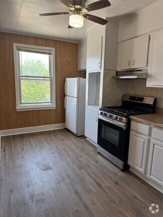 Building Photo - 77-37 66th Dr