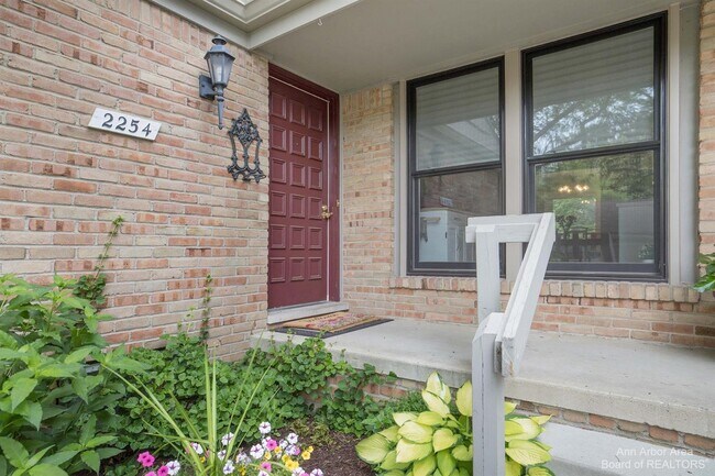 Foto del edificio - 2254 Rivenoak Ct
