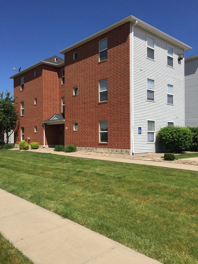 Miller Avenue Estates Apartments Cedar Rapids, IA