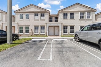Building Photo - 9187 Fontainebleau Blvd