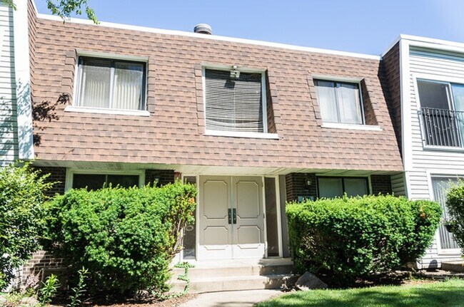 Newly remodeled 900 sq. ft 1 bed/1 bath - 2711 Hobson Road