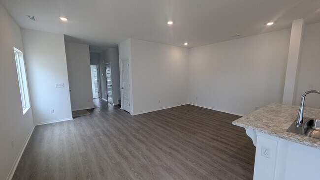 Foto del edificio - 6604 SW Dignity Ave