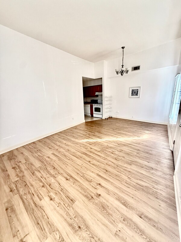 Foto del edificio - 2807 Broadway St