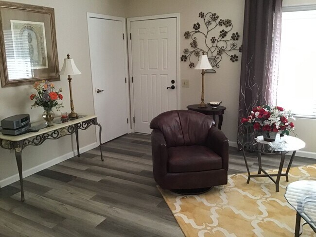 Building Photo - Charming 2BR House in Sun City West