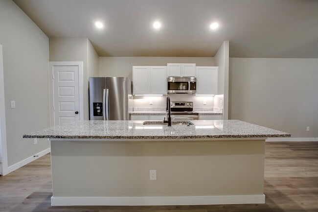 Building Photo - Like New Construction in Cooper District!