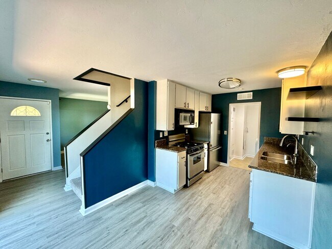 Foto del edificio - Great 2B/1.5BA Townhome in Vista!