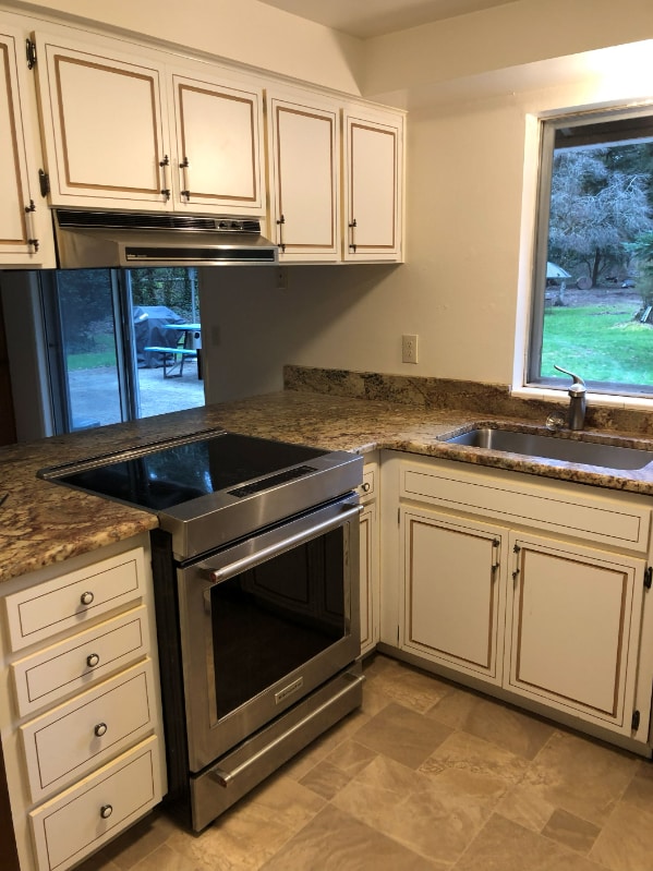 Building Photo - 946 Silver Lake Rd