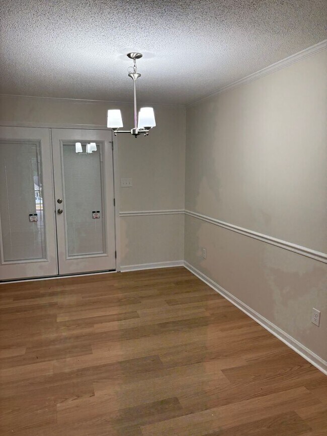 Foto del edificio - 121 Pine Lakes Cir