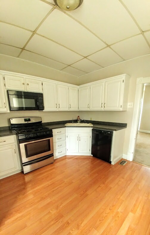 Building Photo - 3418 Seneca St