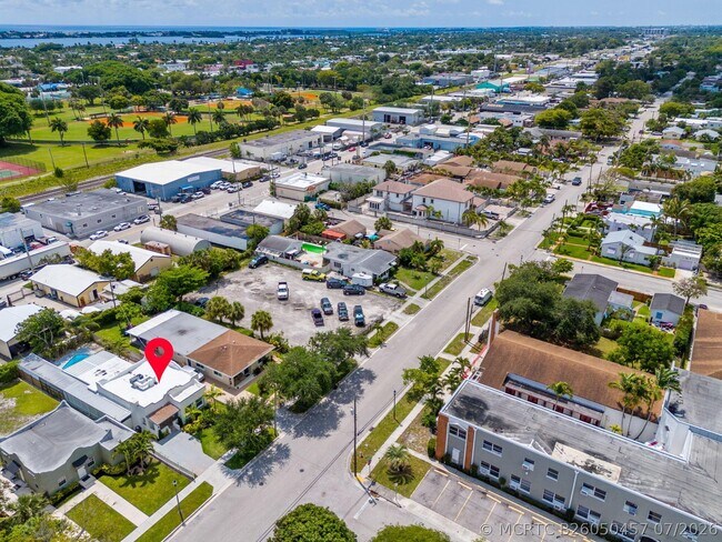 Foto del edificio - 4324 Garden Ave