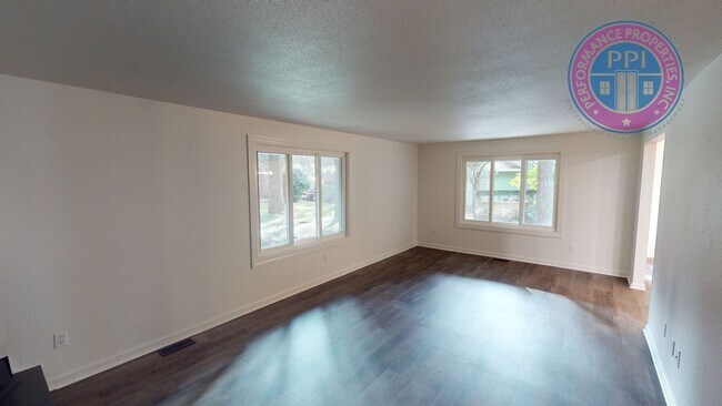 Photo - Lake Oswego Gem!!!  Single Level Ranch - Newly Updated House