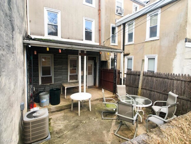 Foto del edificio - 4 br, 2 bath Townhome - 4159 Terrace St