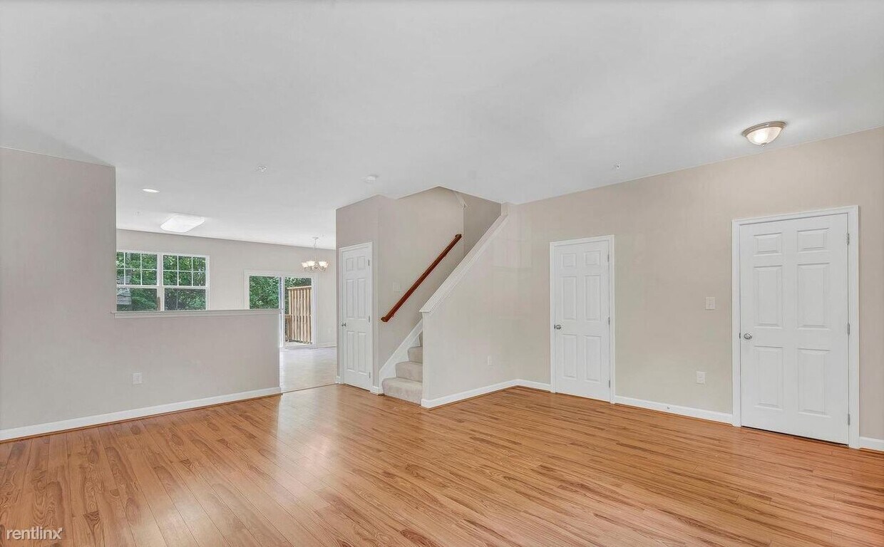 3 br, 3 bath Townhome 401 English Oak Lane Townhome Rentals in Prince Frederick MD
