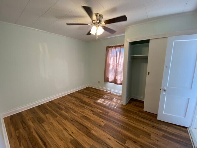 Building Photo - Beautiful 2 bed 1 bath in the heart of Alt...