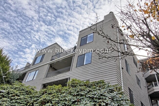 Photo - 2 Bed, 2 Bath Condo with Roof Top Patio, Covered Balcony and Secure Garage