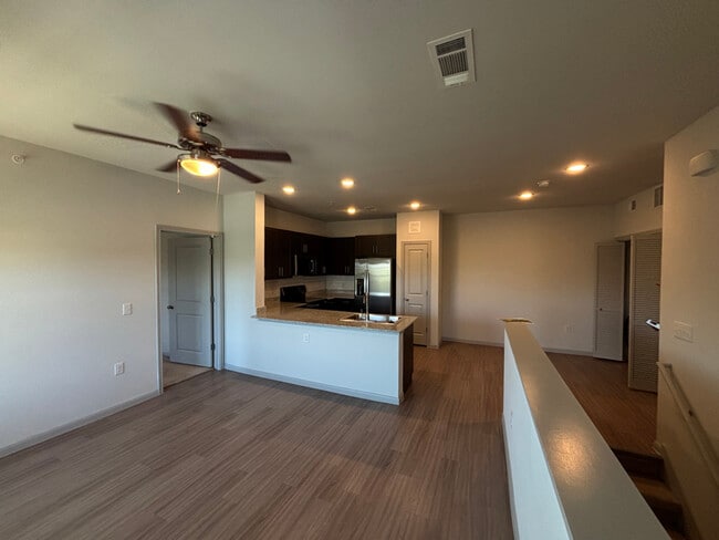 Foto del edificio - 950 FM2001