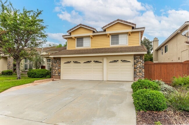 Building Photo - Beautiful & Spacious 4 bedroom home in Enc...