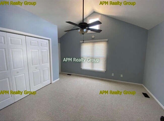 Foto del edificio - Desirable West Columbia Location