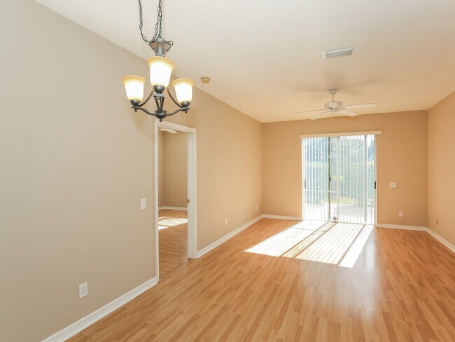 Foto del edificio - 18233 Brookpark Dr