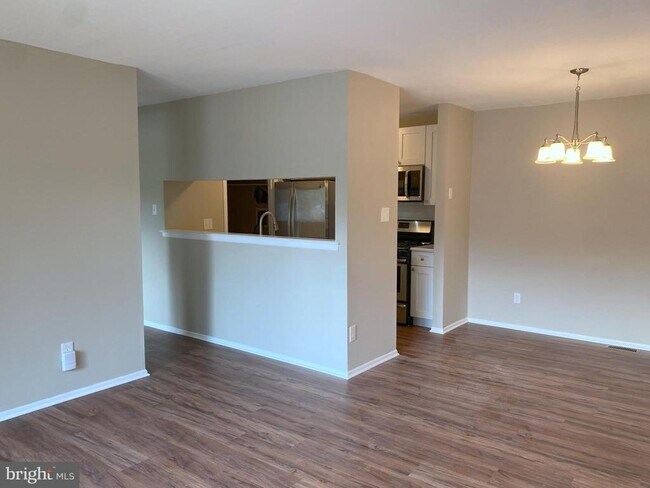 Foto del edificio - 705 Woodhollow Dr