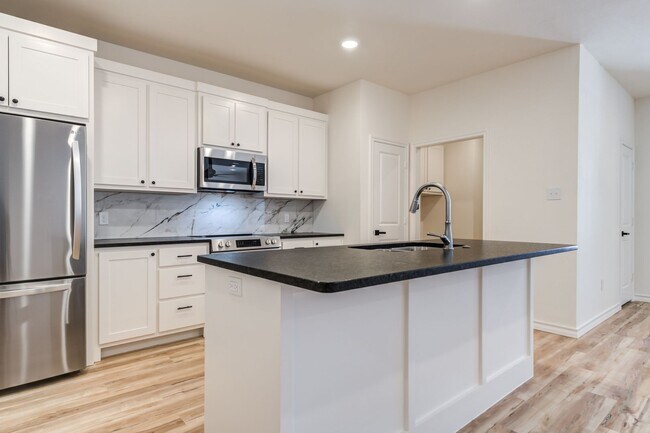 Foto del edificio - 2 Bedroom Townhome in Escondido - Frenship ISD