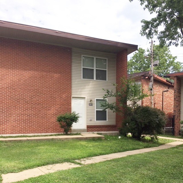 2660 Lucas and Hunt Rd, St. Louis, MO 63121 Townhouse for Rent in St