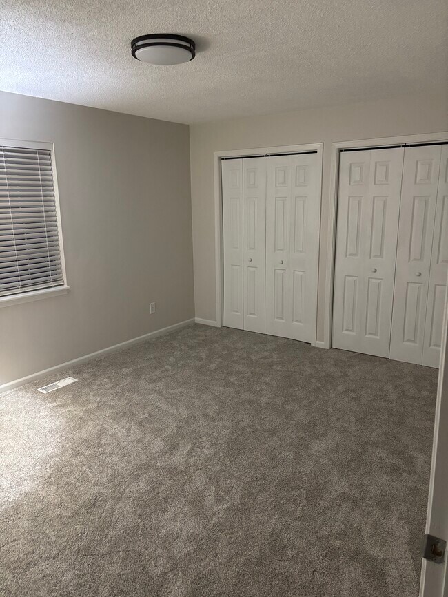 Foto del edificio - 1015 Katta Trce